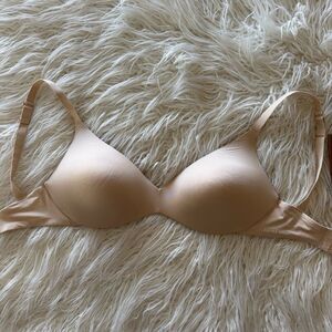 Skims Wireless Form Push Up Plunge Bra Sand Size 32DDD